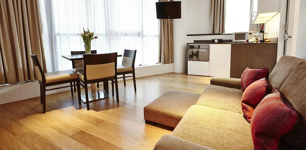 Tower Bridge London Apartments location