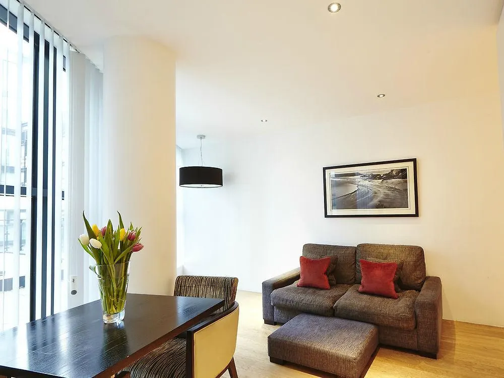 Tower Bridge London Apartments 3*,